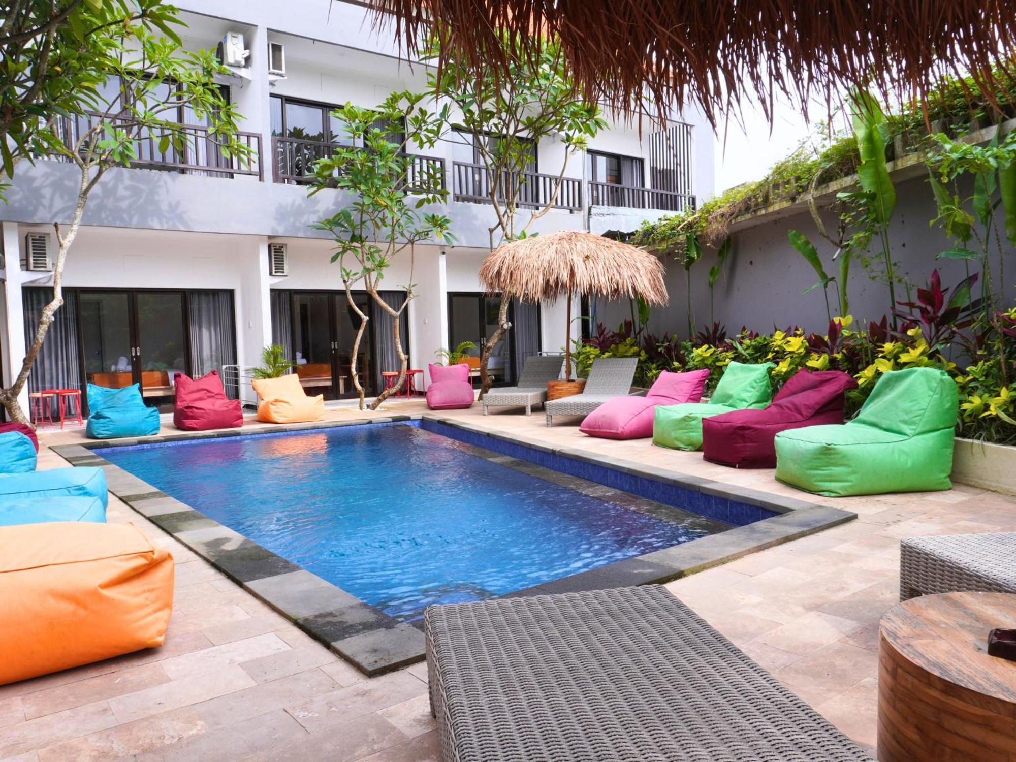 Summer Of Surf Hostel Uluwatu Ungasan Exterior foto